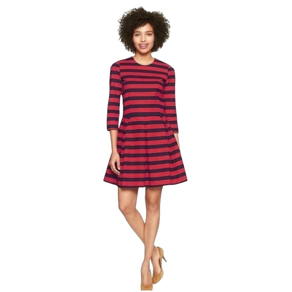 Gap Red Navy‎ Stripe 3/4 Sleeve Fit Flare Dress Size 8 with Pockets Holiday